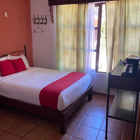 Hotel De Cervantes San Sebastián del Oeste الغرفة الصورة